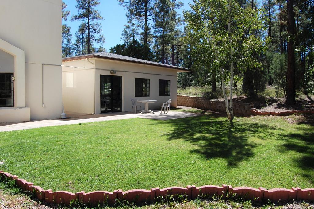 Super 8 By Wyndham שואו לואו מראה חיצוני תמונה