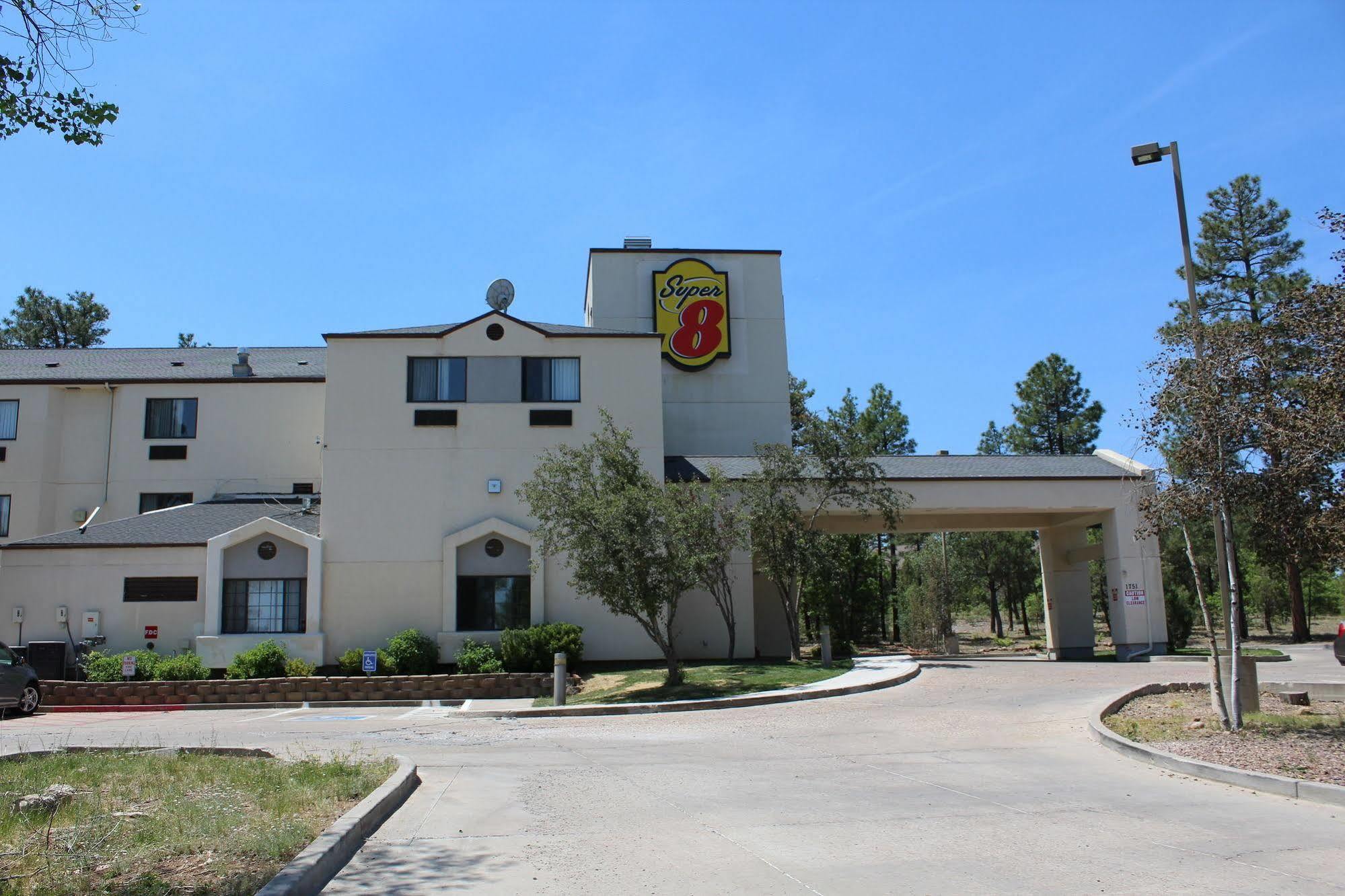 Super 8 By Wyndham שואו לואו מראה חיצוני תמונה